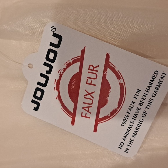 JOUJOU Women's Cream Faux Fur Jacket - Picture 5 of 7